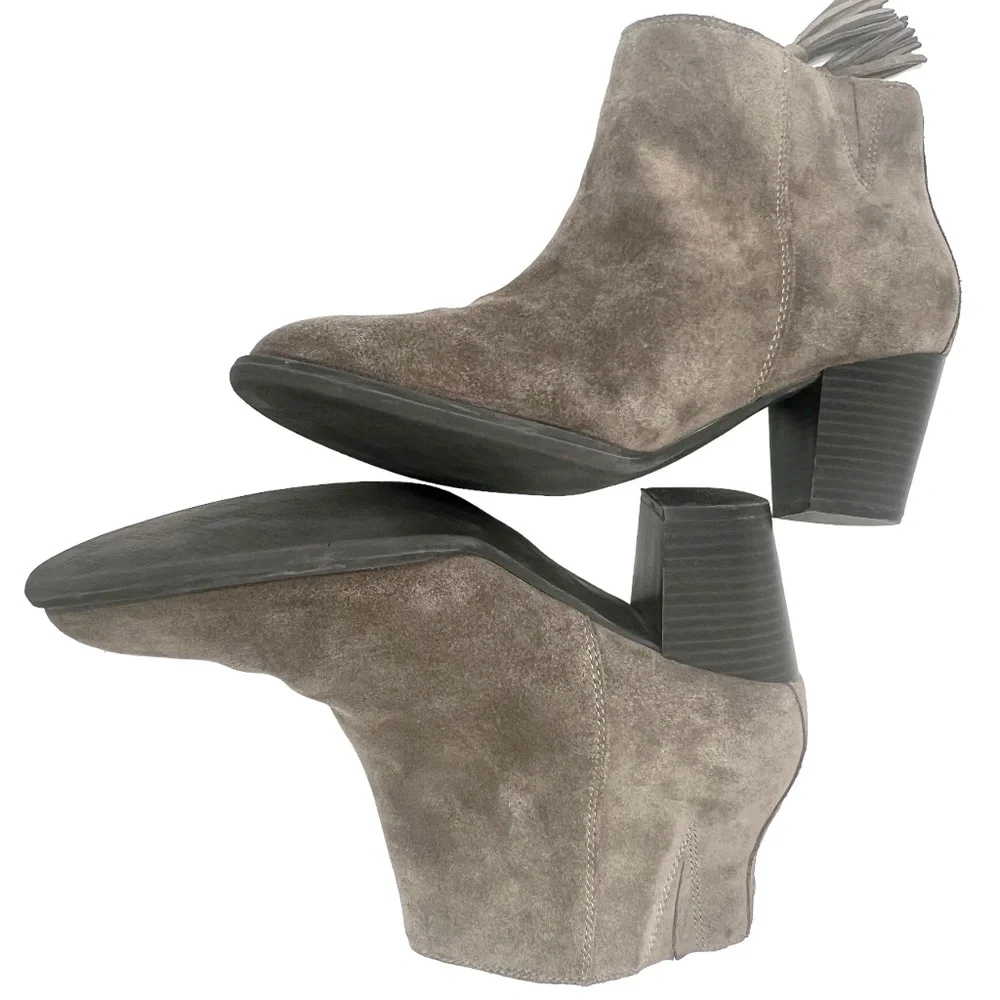 Vionic women's Madeline Greige Weatherproof Suede Ankle Boot size 9 - Picture 4 of 13